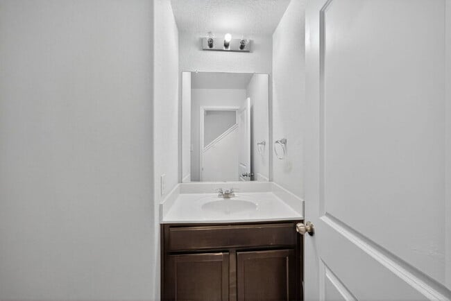Building Photo - 9931 Bratten Rise