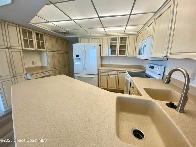 Building Photo - 2225 Jimmy Buffett Mem Hwy