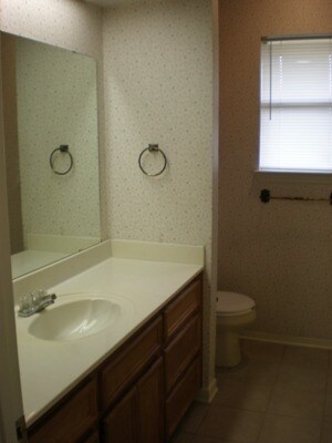 Building Photo - 906 Crymes A