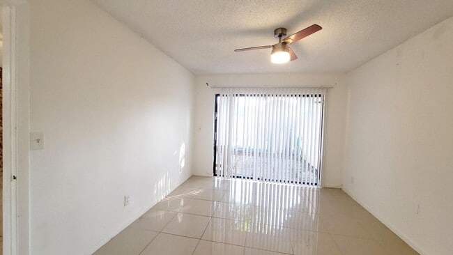 Building Photo - 4049 SW 68th Way