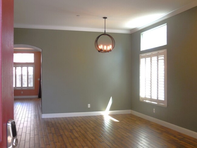 Building Photo - Spacious Single Story Home in Springlake!