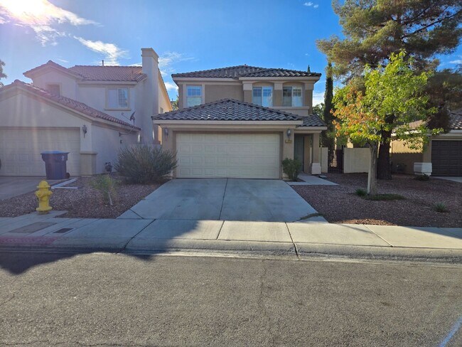 Building Photo - A Fabulous 4 Bedroom Home in Peccole Ranch