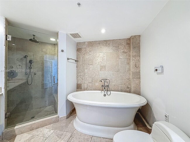 Building Photo - 333 Las Olas Way