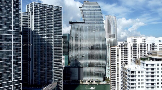 Building Photo - 300 Biscayne Blvd Way