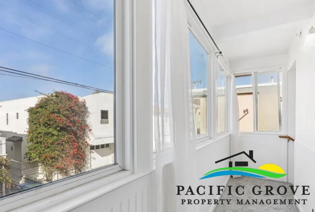 Building Photo - Cozy Coastal Retreat with Ocean Glimpses in Pacific Grove