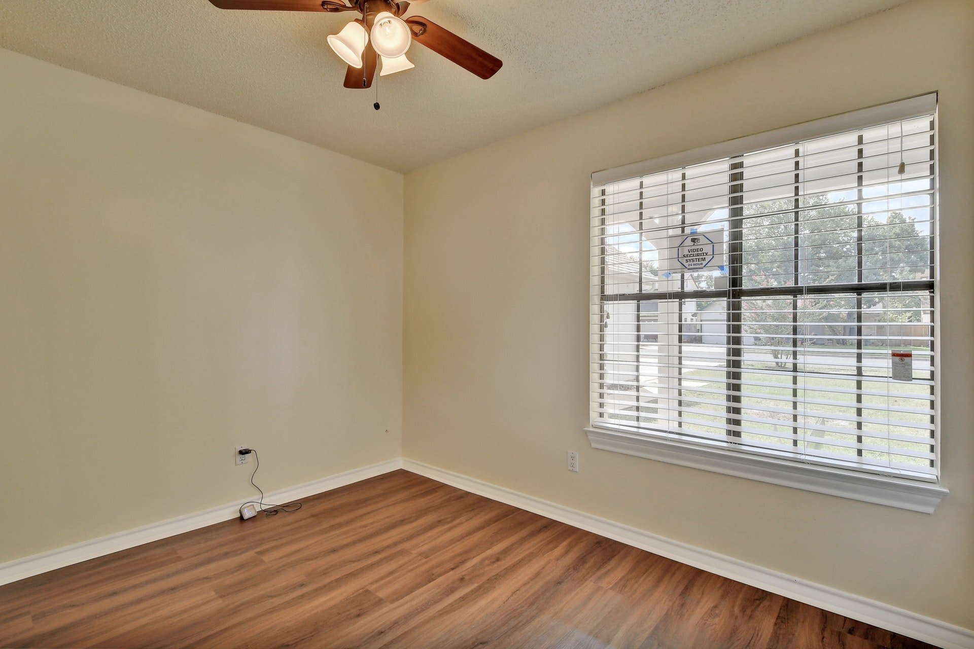 Building Photo - 1622 Peachtree Valley Dr