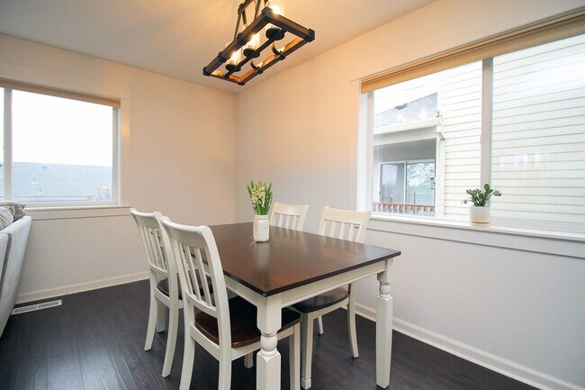 Building Photo - Delightful Newer Construction 3 Bed/2.5 Bath Home in Tranquil Beaverton Neighborhood