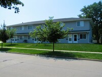 Building Photo - Cedar Rapids 6 Plex