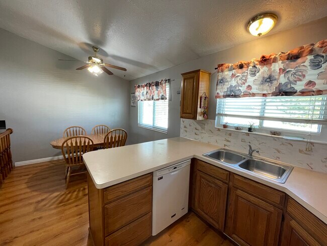 Building Photo - 5942 S 3975 W