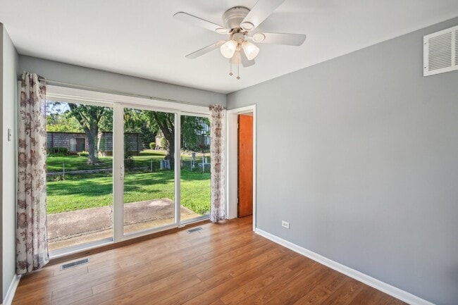 Building Photo - 116 Tower Ln