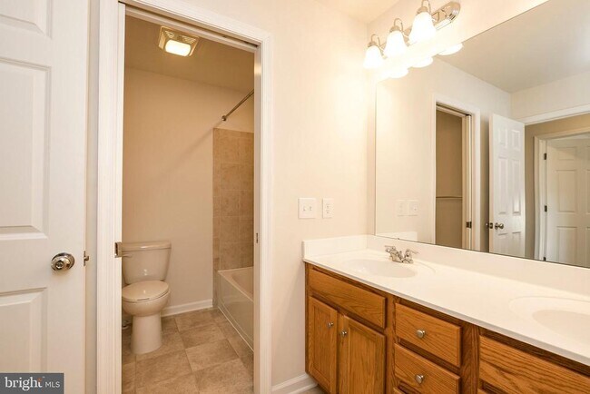 Building Photo - 9 Nicklaus Dr