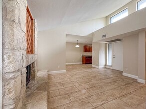 Building Photo - 3843