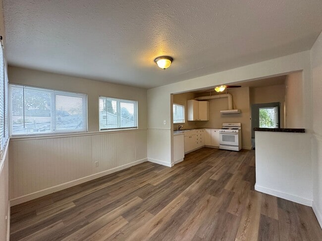 Building Photo - Adorable Three Bedroom on a Large Lot