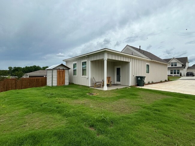 Building Photo - Beautiful Newer Construction Home on Mimms Trail!