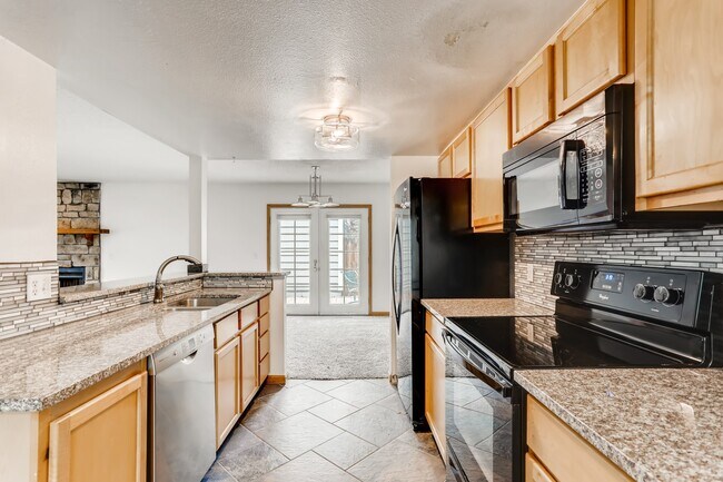 Granite Countertops - 11610 E Cornell Cir