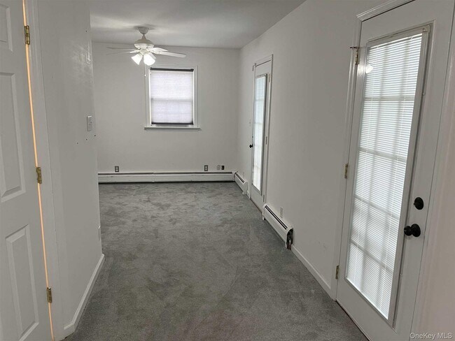 Building Photo - 8 James St