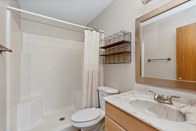 Building Photo - 1373 Cunat Ct