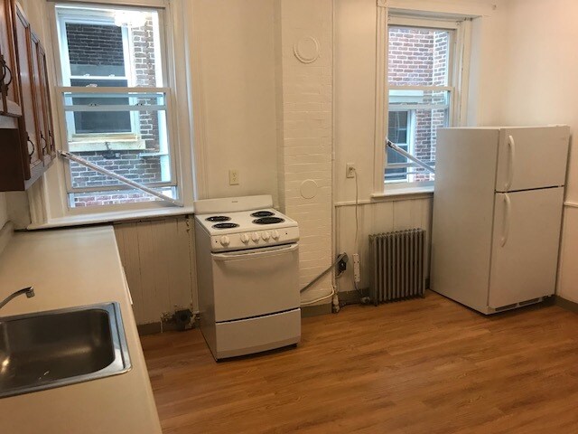 Building Photo - 1489 Beacon St