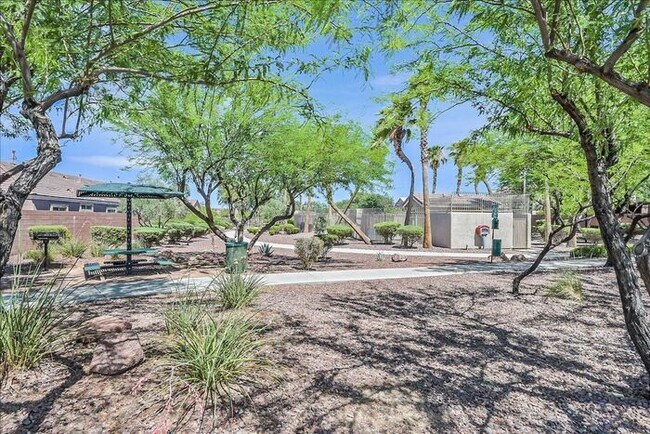 Building Photo - Stunning 3-Bedroom Townhome with Spacious Backyard & Fireplace