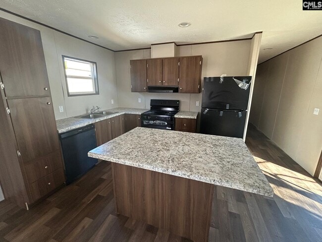 Building Photo - 600 Ermine Rd