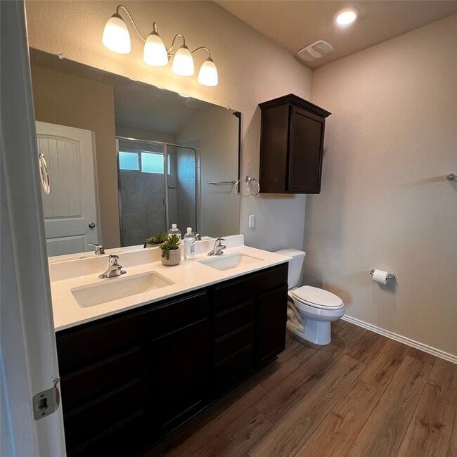 Building Photo - 172 Onna St