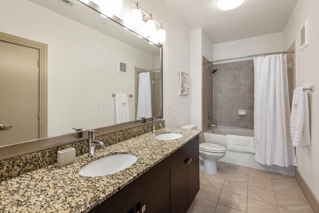 Building Photo - 5550 E Deer Valley Dr