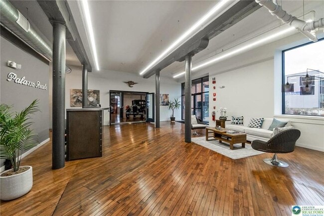 Building Photo - 107 Hamilton St