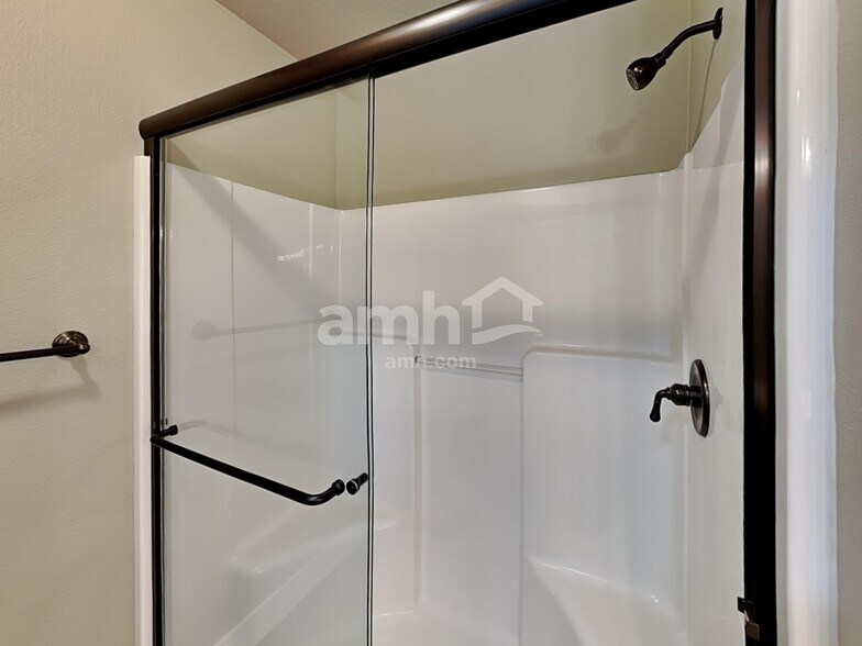 Building Photo - 440 Tulip Ave