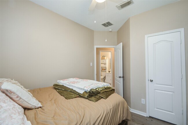 Building Photo - 17231 Hollow Sands Ct