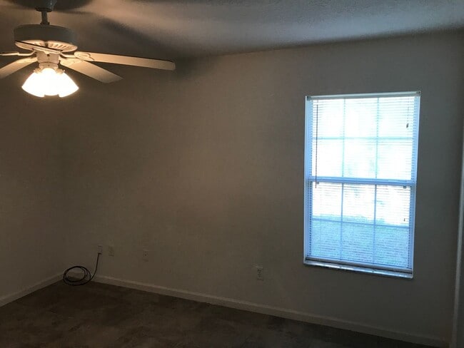 Building Photo - 29 Pony Ln