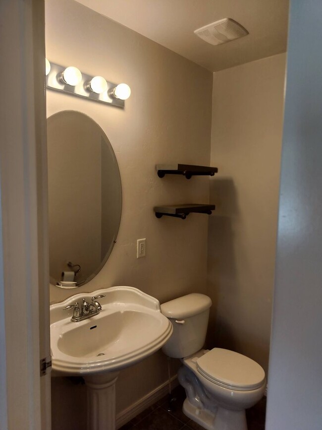 Building Photo - 2128 W 2180 N