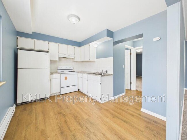 Building Photo - 22 W York St