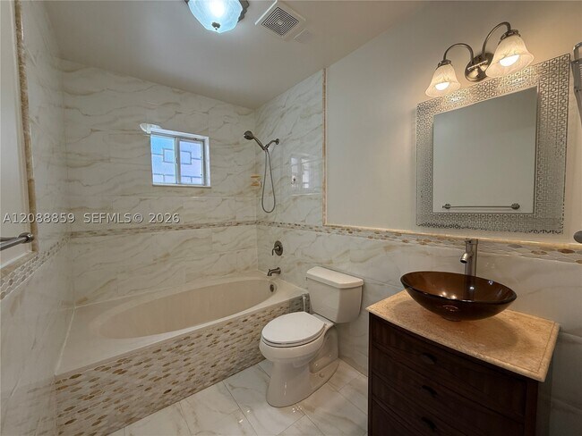 Building Photo - 3559 W 71st Terrace