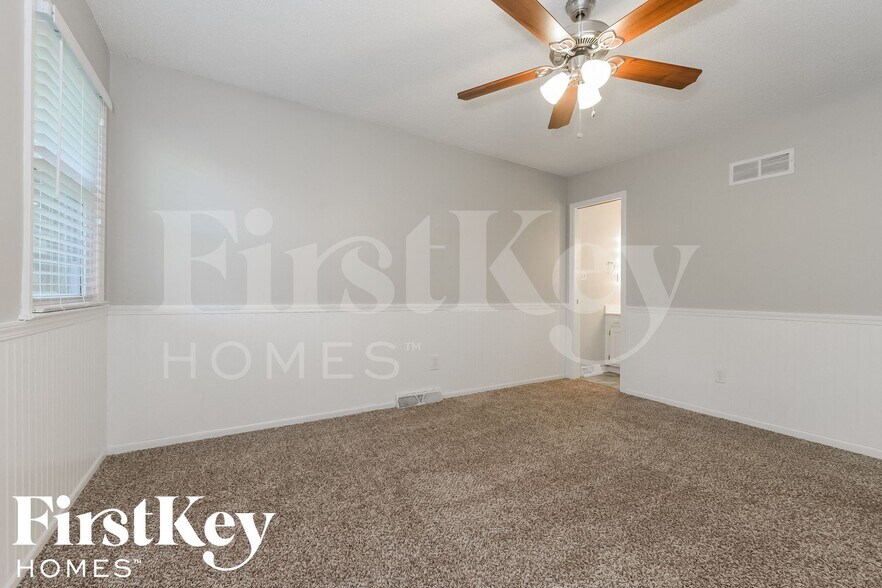 Building Photo - 1333 SW 21st St