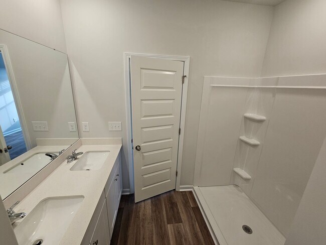 Building Photo - Brunswick Plantation- The Hamptons