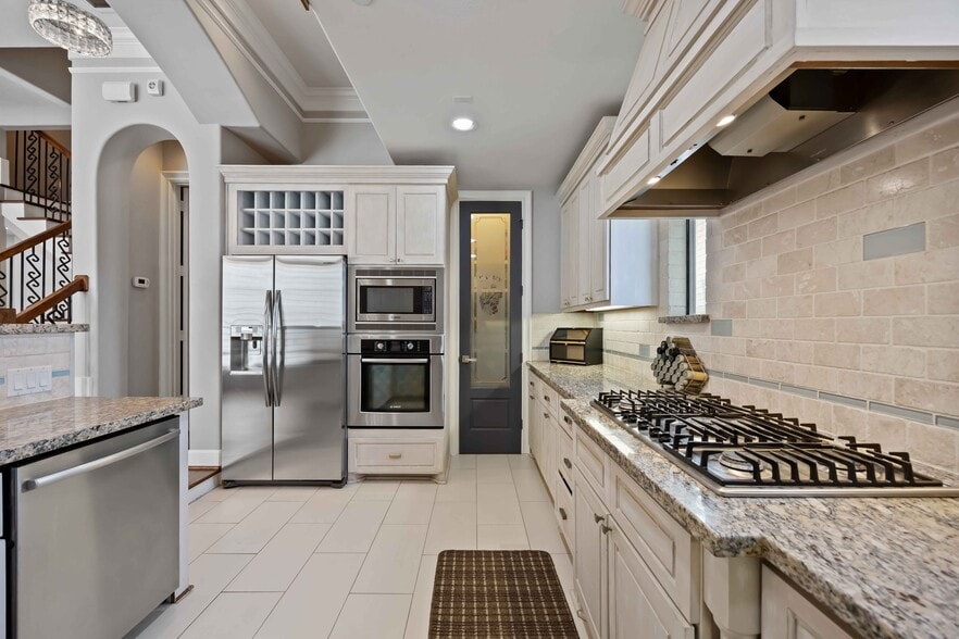2nd floor kitchen - 328 Bomar St