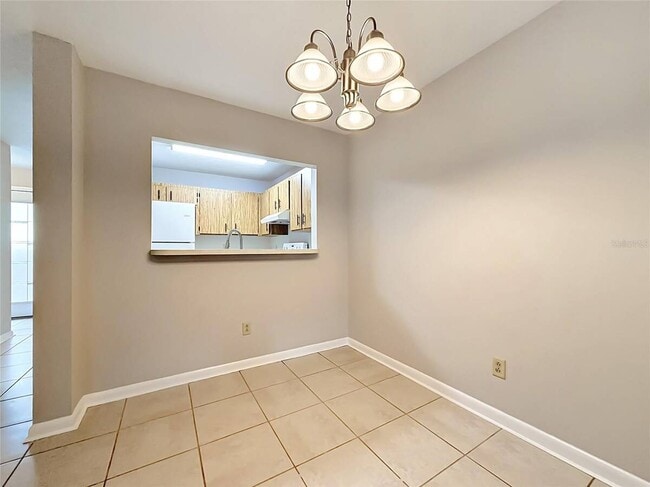 Building Photo - 2113 NE 38th St