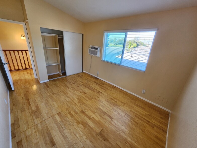 Building Photo - 5941 Whitnall Hwy