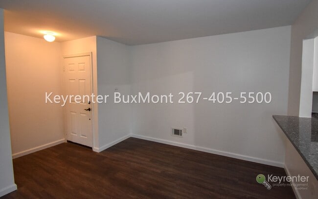 Building Photo - 115 Hickory Ct
