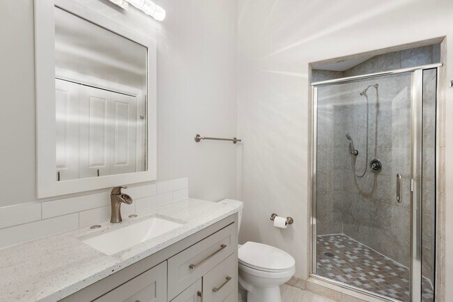 Building Photo - 1010 Rosine St