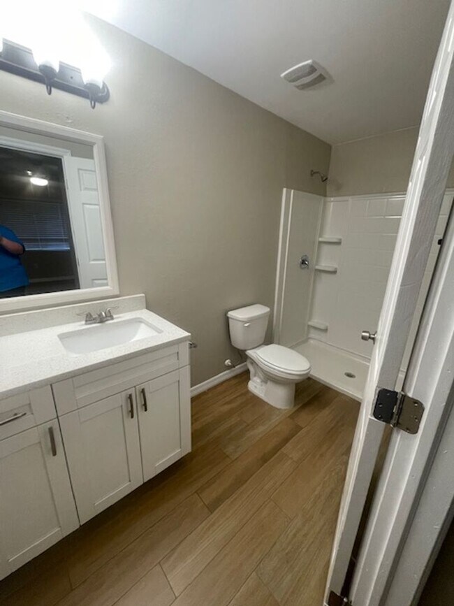 Building Photo - Duplex for rent