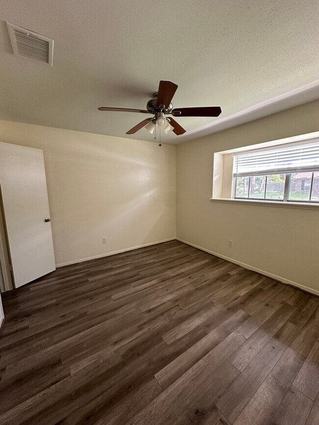 Building Photo - 11702 Brighton Ln
