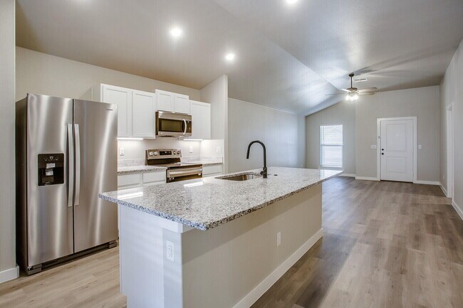 Building Photo - 1705 141st St