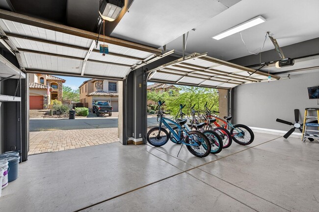 Building Photo - 6932 E Pearl St