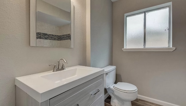 Building Photo - Amazing 4 Bedroom Homein the heart of Katy...