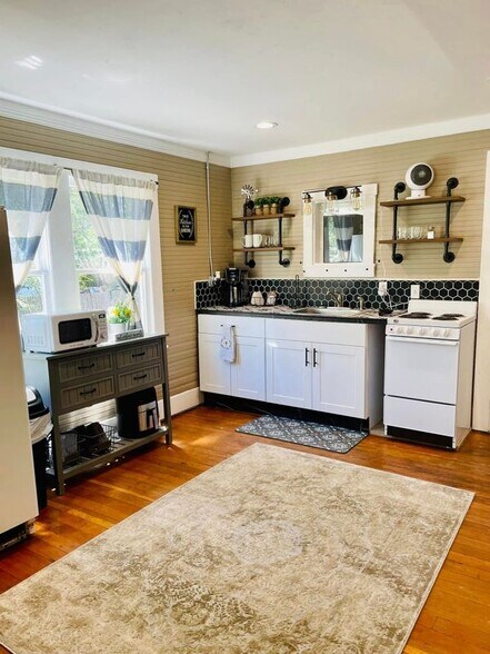 Building Photo - 536 Dameron Dr