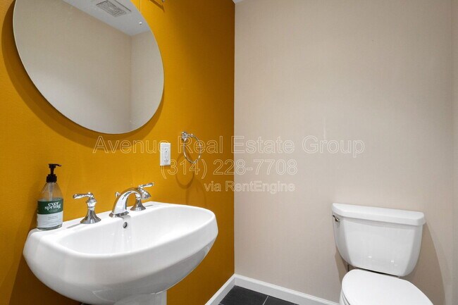 Building Photo - 101 Graybridge Rd