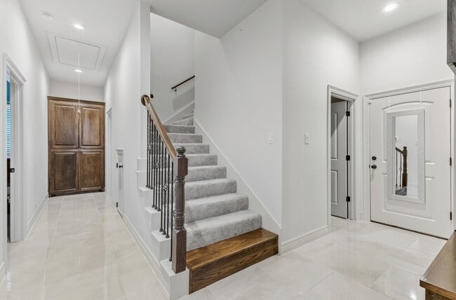 Building Photo - 170 Gilmer St