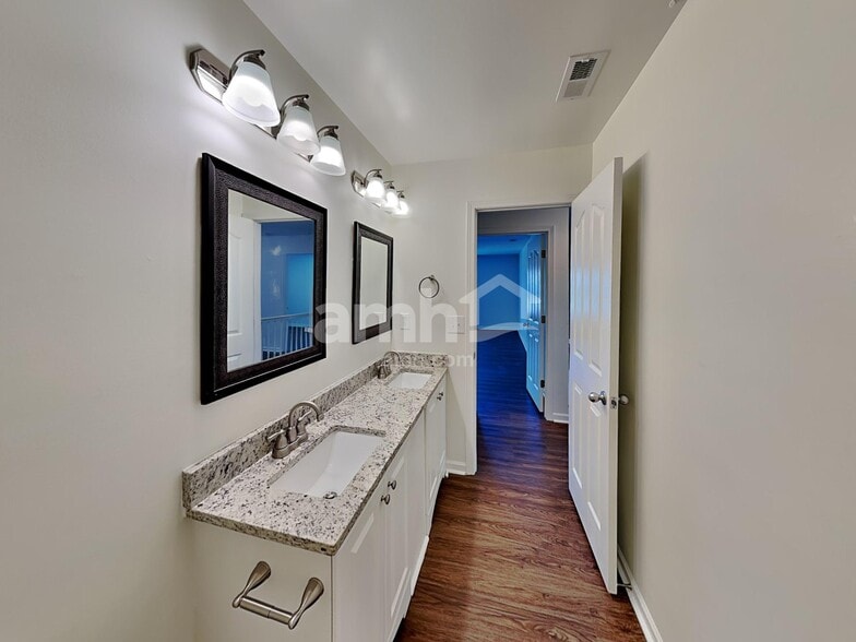 Building Photo - 107 Fleishhacker Pl