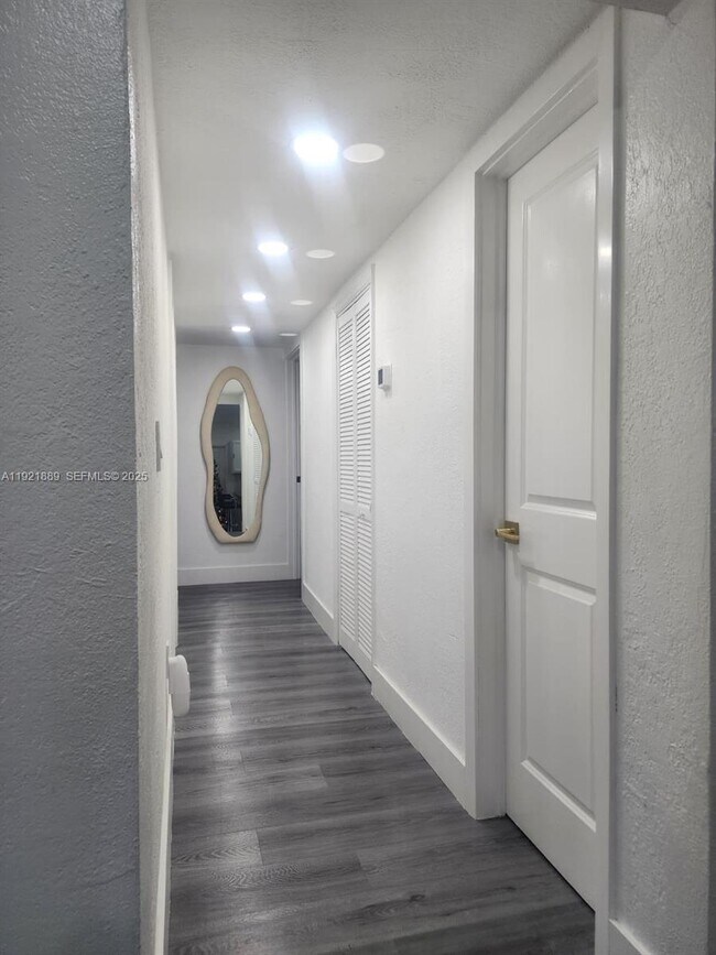 Building Photo - 27000 SW 145th Ave